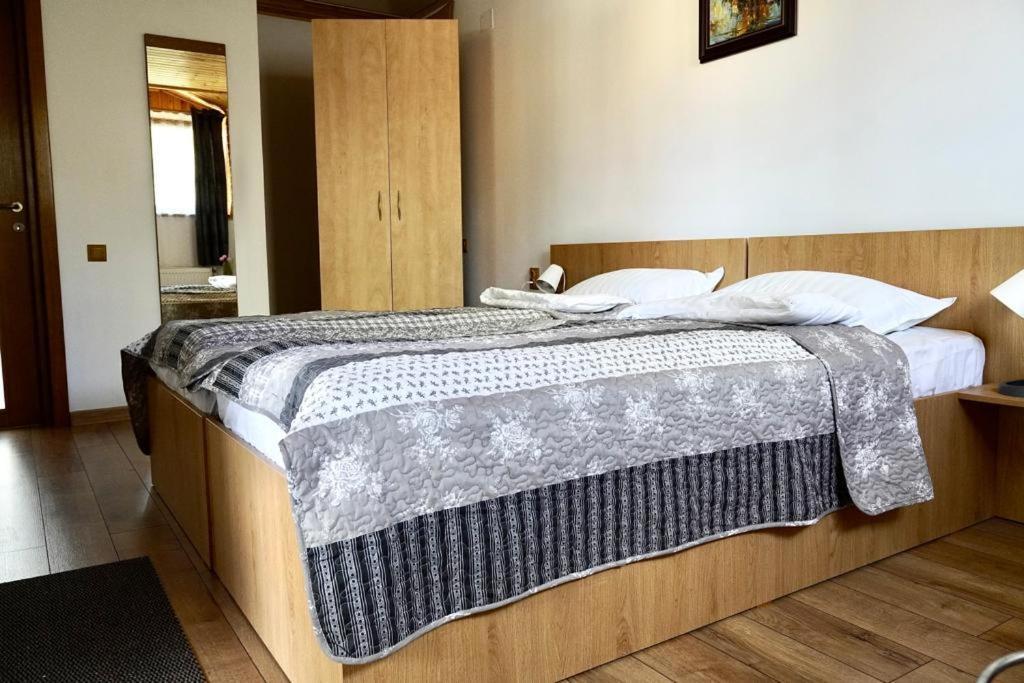 Hotel Casa Felice à Braşov Extérieur photo